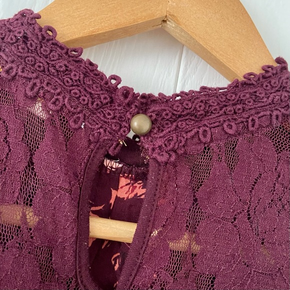 Sleeveless blouse - Picture 4 of 7